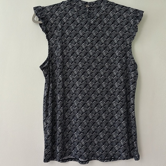 Navy Blue and White Pattern Sleeveless Ruffle Top size large - Picture 6 of 9